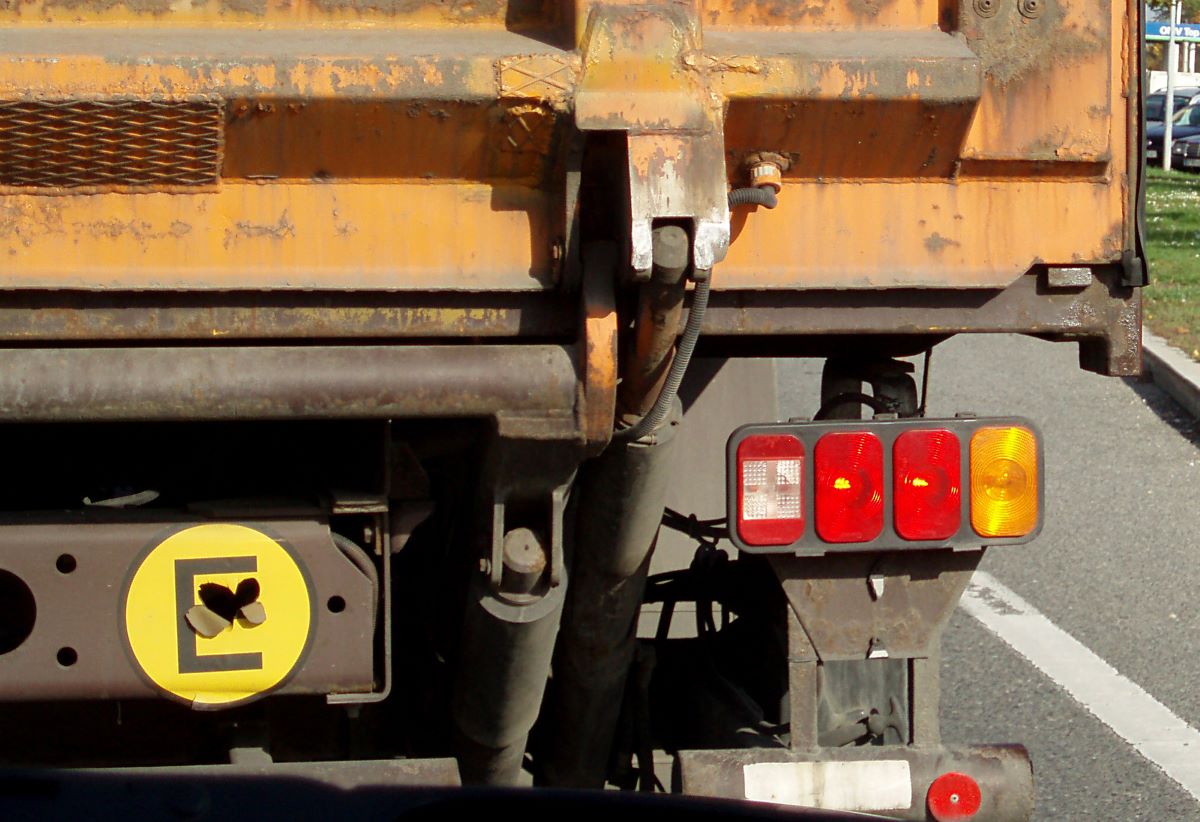 Foto Hinteransicht eines LKW